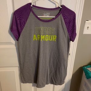Girl’s UnderArmor short sleeve tee!